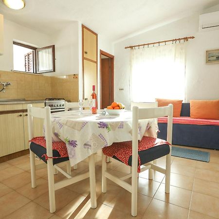 Apartments Teo Привлака Екстериор снимка