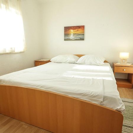 Apartments Teo Привлака Екстериор снимка