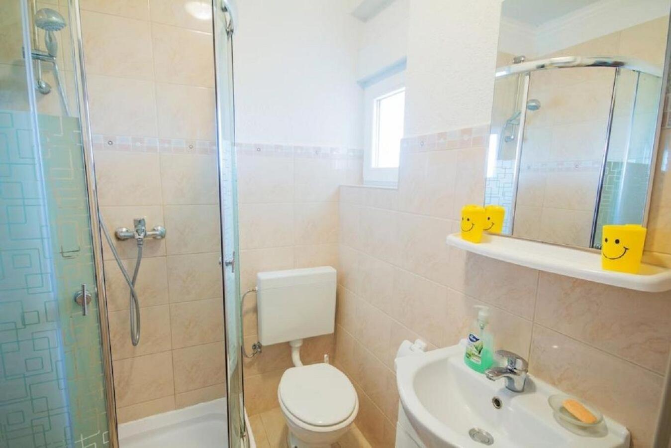Apartments Teo Привлака Екстериор снимка