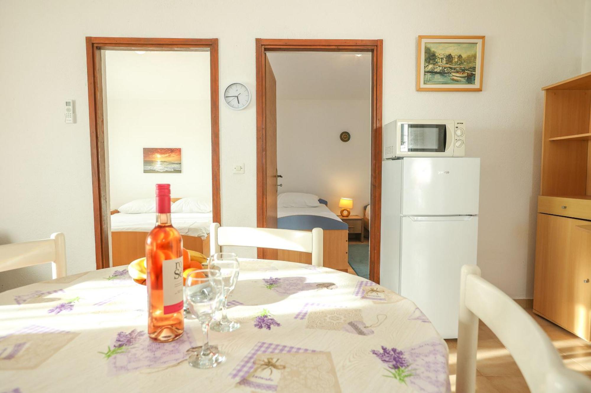 Apartments Teo Привлака Екстериор снимка